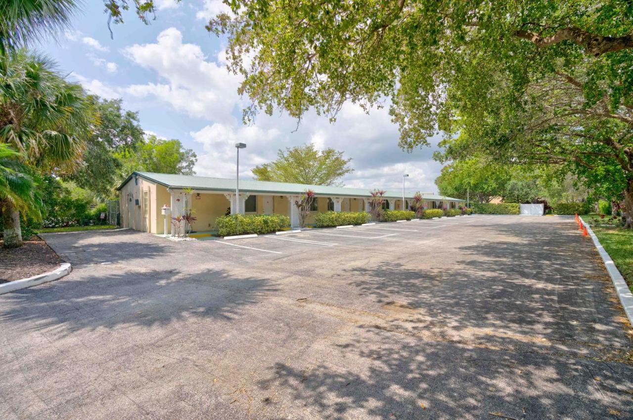 Tequesta Palms Inn Εξωτερικό φωτογραφία